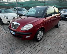 Lancia Ypsilon 1.2 16V Oro