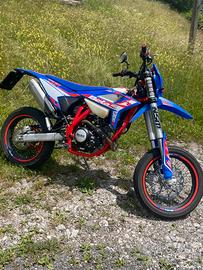 Moto BETA RR Motard cc 125 4 tempi