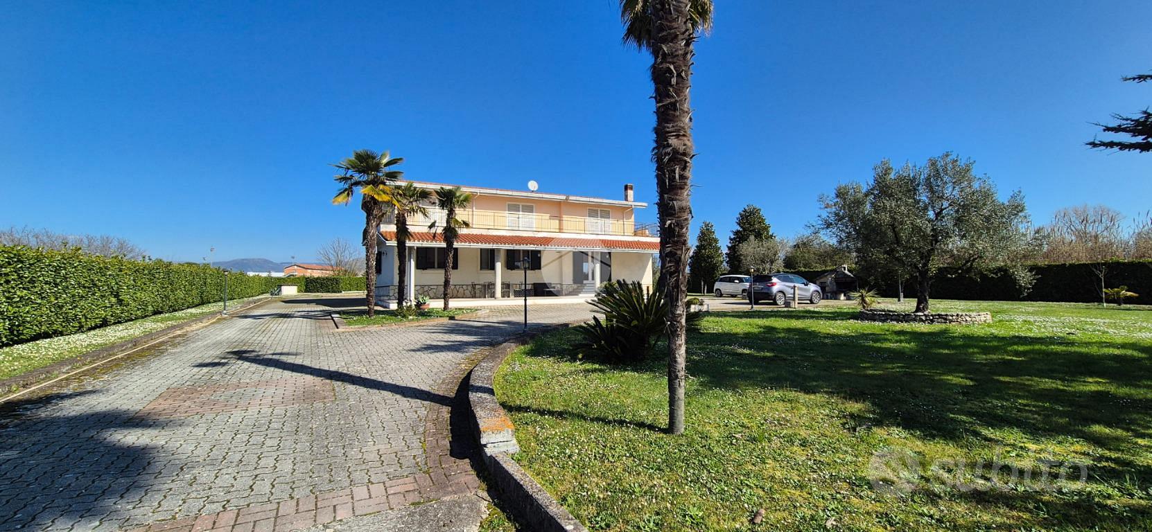 VILLA SINGOLA A FROSINONE - Altro