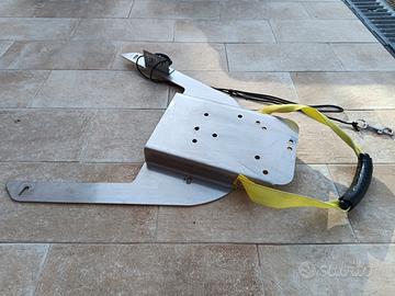 Triken 330 piastra motore anteriore