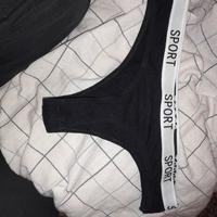 intimo nero con scritta