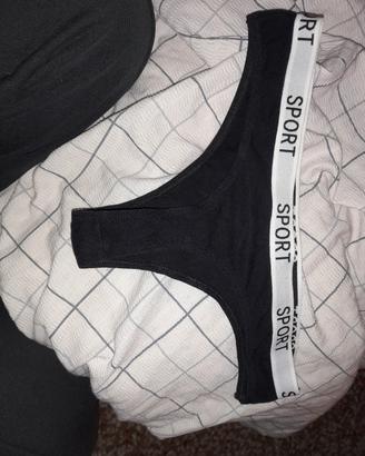 intimo nero con scritta