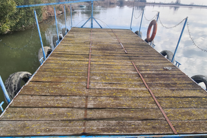 Pontile galleggiante approdo zattera barca