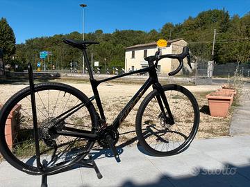 Bici Gravel Giant taglia M carbon