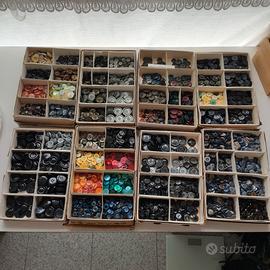 Lotto 8 Scatole Di Bottoni