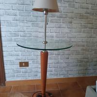 Tavolino con lampada