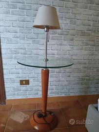 Tavolino con lampada