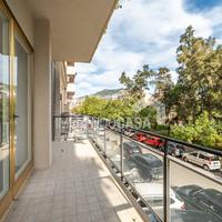 9 vani, primo piano, Via Marchese Ugo 30