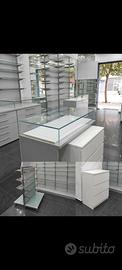 Arredamento per Profumeria o Boutique 50 mq circa