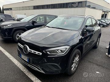 MERCEDES-BENZ GLA 180 d Automatic Business Extra