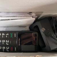 Telefono per anziani, ampio display , emergenza