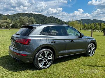 Audi Q5 TFSI E ibrida/benzina 299 cv