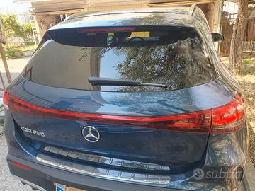 MERCEDES EQA 250