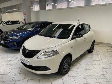 Lancia Ypsilon 1.0 FireFly 5 porte S&S Hybrid Oro