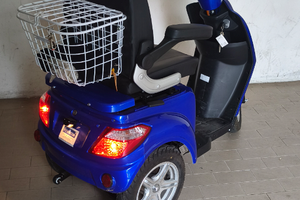 Scooter trio elettrico senza patente