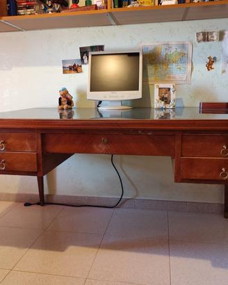 Elegante scrivania Luigi  XVI con  piano in vetro
