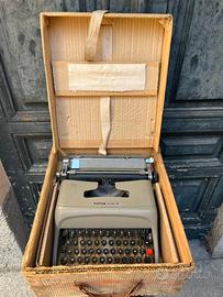 Macchina scrivere Olivetti Studio 44 con valigetta