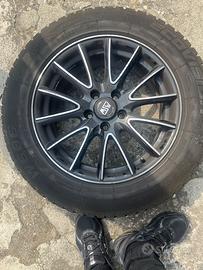 Set 4 Pneumatici con cerchioni