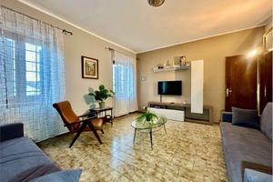 Casa indipendente di 240 m² con più di 5 locali e 
