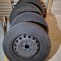 Cerchi e pneumatici invernali 195/65/15 5 fori