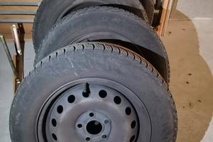 Cerchi e pneumatici invernali 195/65/15 5 fori