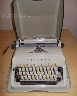 Macchina da scrivere Triumph