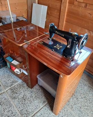 Macchina da cucire meccanica Kansas vintage
