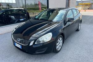VOLVO V60 D2 1.6 Momentum SOLO KM.123000