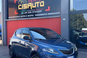 Lancia Ypsilon 1.0 FireFly 5 porte S&S Hybrid Albe