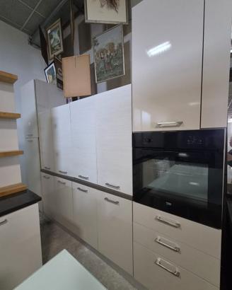 Cucina Completa Di Elettrodomestici Usata 1095