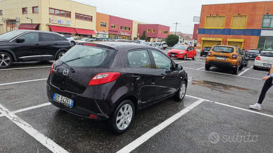 Mazda 2 20009 55kw 1.3 benzina in buon stato