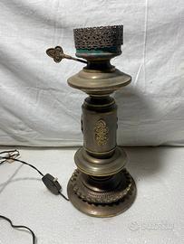Antica lampada ad olio del 1800