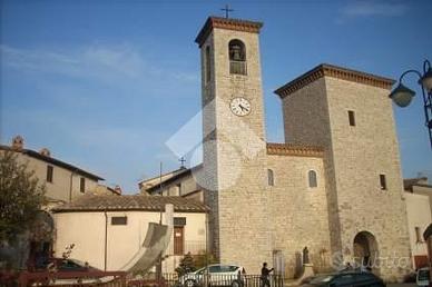 2 LOCALI A MONTECASTRILLI