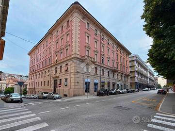 4 LOCALI A ANCONA