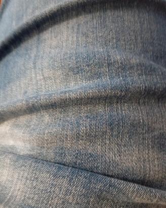 pantaloni jeans usati