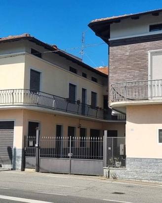 Casa indipendente di 351 m² con 5 locali e box aut