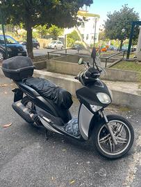 Scooter Yamaha xenter 125 usato