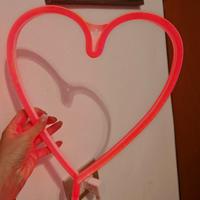 Lampada a forma di cuore.
Lampada Neon Led Nuova. 