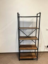 Libreria stile industriale