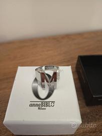 anello con lettera M
