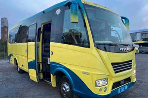 Autobus turistico Iveco Ferqui