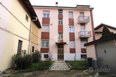 2 LOCALI A BAREGGIO