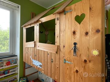 Letto a castello soppalco a forma di casetta