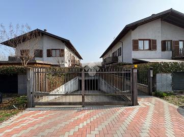 4 LOCALI A STRAMBINO