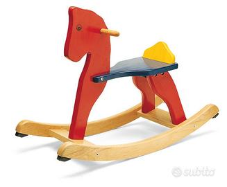 Cavallo a dondolo di legno Pintoy