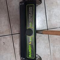 Rastrello aeratore scarificatore per prato HANDY