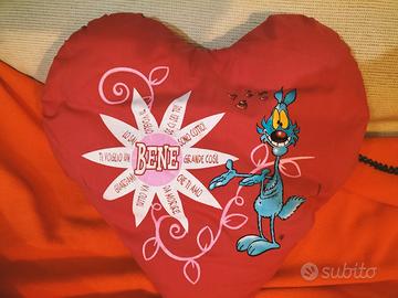 cuscino ha forma di cuore 