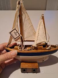 barca in legno decorativa