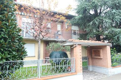 CASA SEMINDIPENDENTE A BAGNOLO IN PIANO