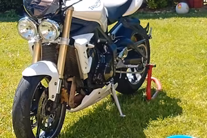 Triumph street triple 675